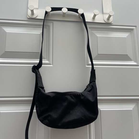 Baggu Black Mini Crescent - Picture 2 of 2